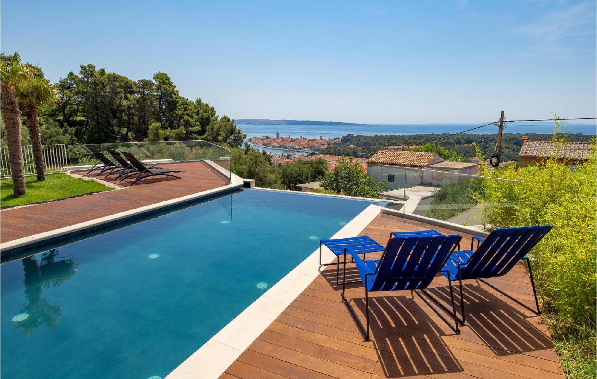 Stunning In With House Sea View *